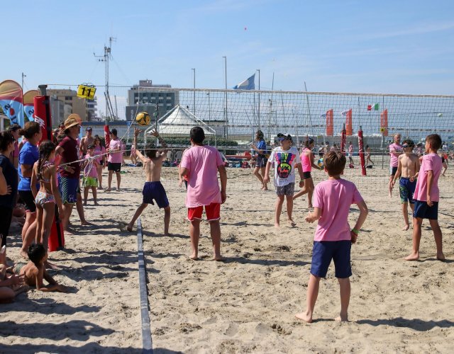 BEACH VOLLEY