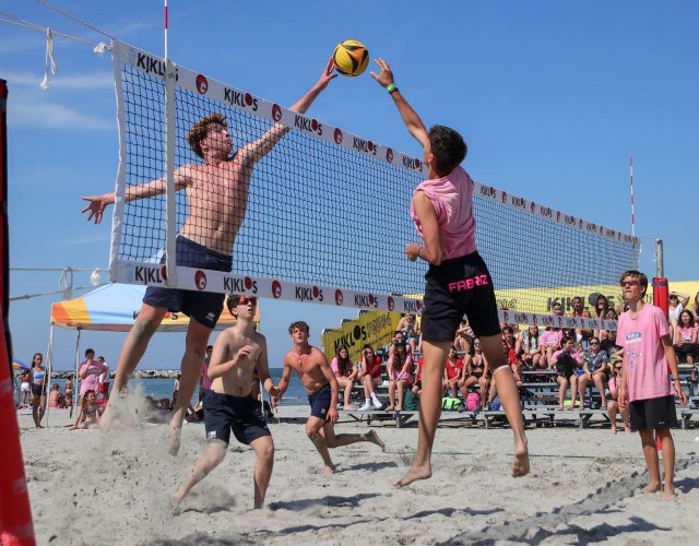 BEACH VOLLEY
