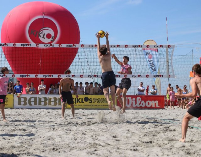 BEACH VOLLEY