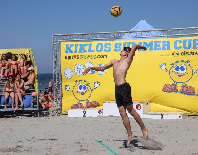BEACH VOLLEY