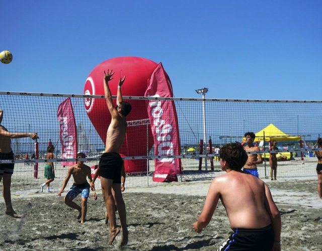 YOUNG VOLLEY ON THE BEACH - LUGLIO