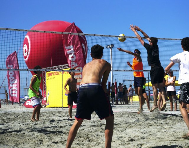 YOUNG VOLLEY ON THE BEACH - LUGLIO