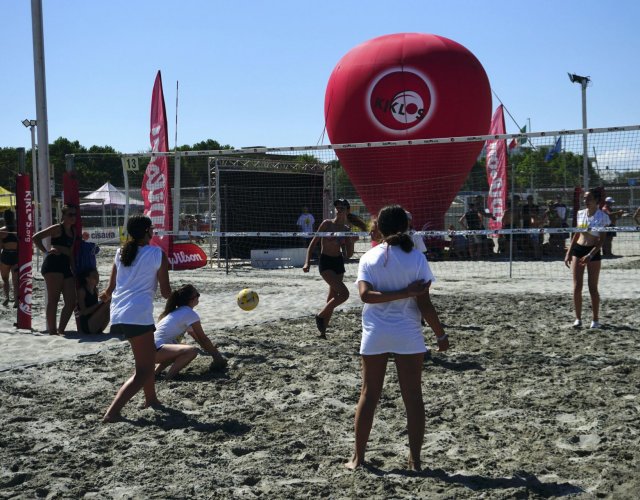 YOUNG VOLLEY ON THE BEACH - LUGLIO