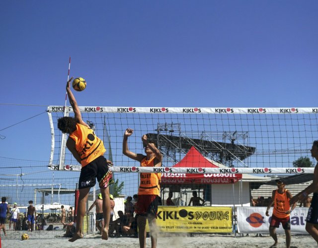 YOUNG VOLLEY ON THE BEACH - LUGLIO