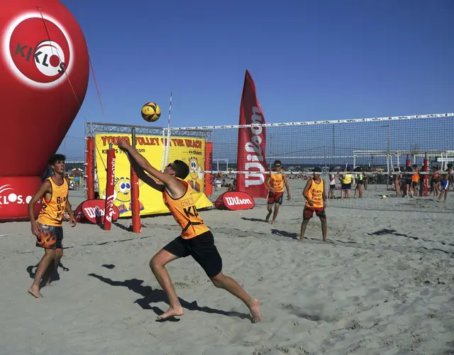 YOUNG VOLLEY ON THE BEACH - LUGLIO