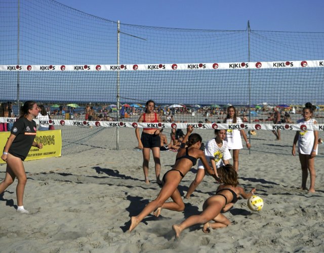 YOUNG VOLLEY ON THE BEACH - LUGLIO