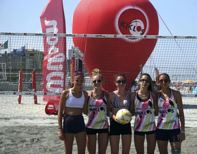 YOUNG VOLLEY ON THE BEACH - LUGLIO