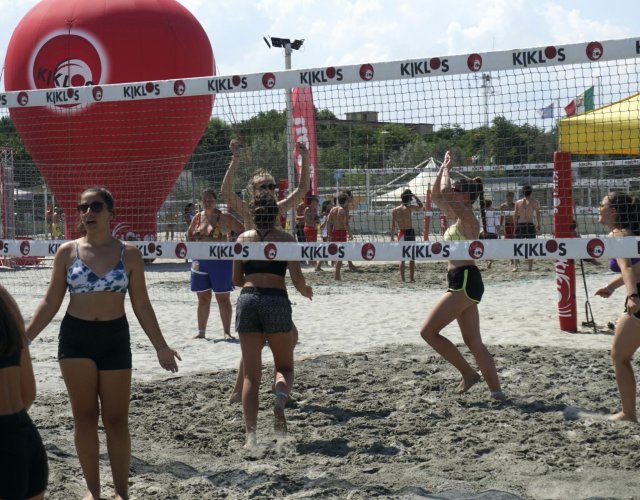 YOUNG VOLLEY ON THE BEACH - LUGLIO