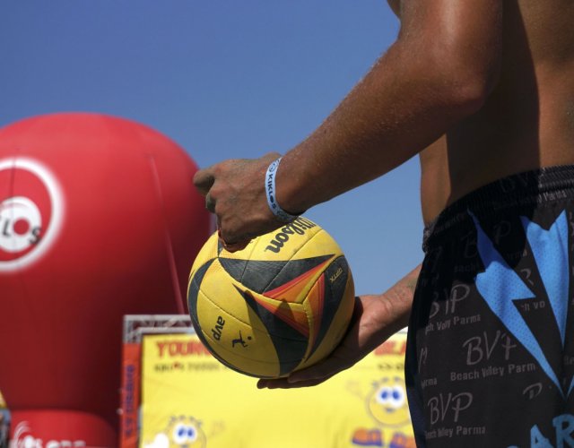 YOUNG VOLLEY ON THE BEACH - LUGLIO
