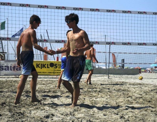 YOUNG VOLLEY ON THE BEACH - LUGLIO
