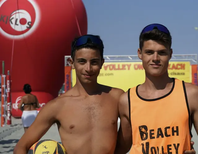 YOUNG VOLLEY ON THE BEACH - LUGLIO