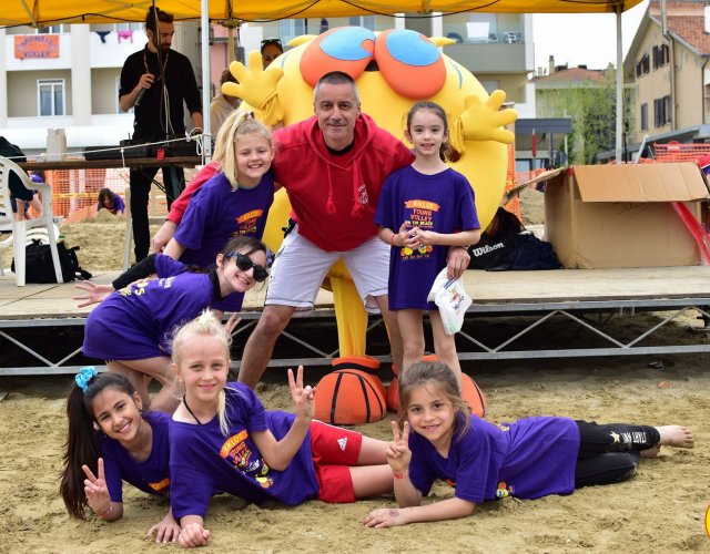 22° YOUNG VOLLEY ON THE BEACH 22° YOUNG VOLLEY ON THE BEACH