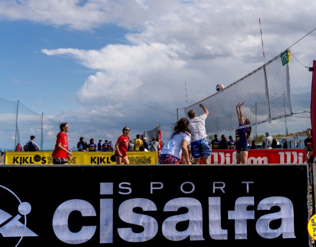 22° YOUNG VOLLEY ON THE BEACH 22° YOUNG VOLLEY ON THE BEACH