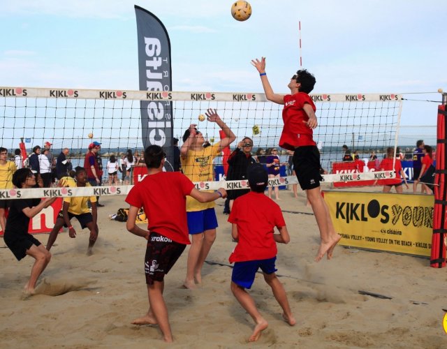 22° YOUNG VOLLEY ON THE BEACH 22° YOUNG VOLLEY ON THE BEACH