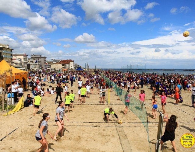 22° YOUNG VOLLEY ON THE BEACH 22° YOUNG VOLLEY ON THE BEACH