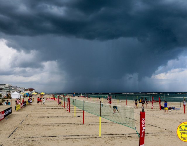 22° YOUNG VOLLEY ON THE BEACH 22° YOUNG VOLLEY ON THE BEACH