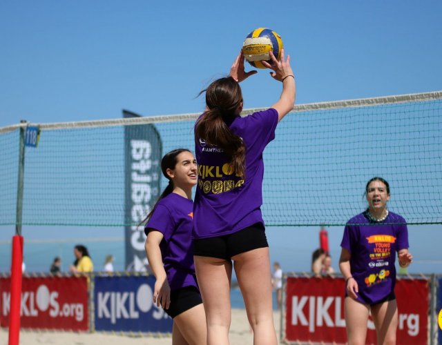 22° YOUNG VOLLEY ON THE BEACH 22° YOUNG VOLLEY ON THE BEACH
