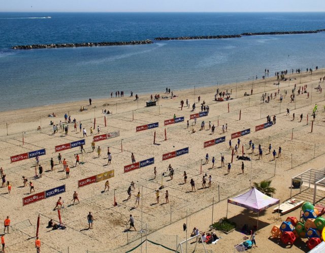 22° YOUNG VOLLEY ON THE BEACH 22° YOUNG VOLLEY ON THE BEACH