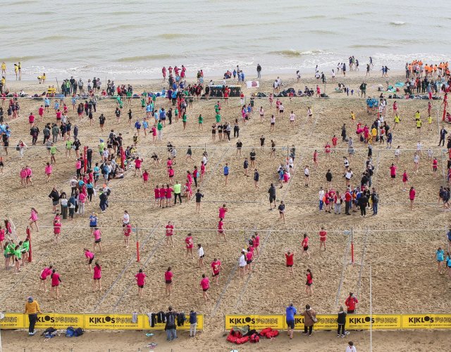 24° YOUNG VOLLEY ON THE BEACH 24° YOUNG VOLLEY ON THE BEACH