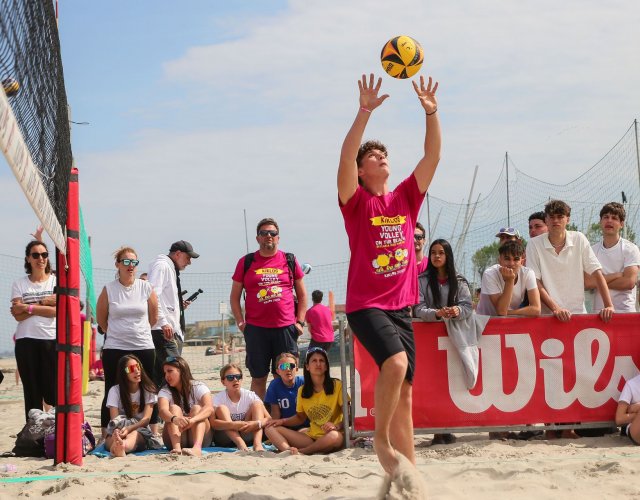 24° YOUNG VOLLEY ON THE BEACH 24° YOUNG VOLLEY ON THE BEACH