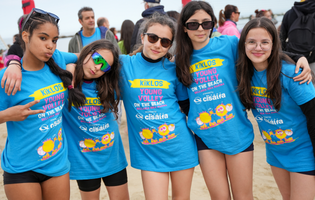 YOUNG VOLLEY ON THE BEACH Maggio